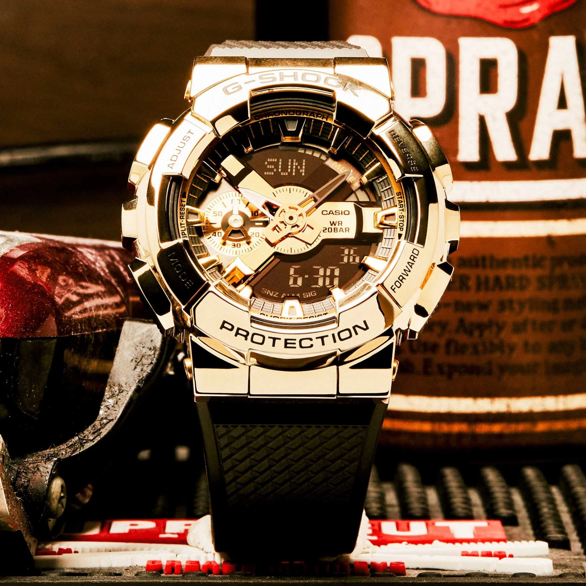 2661-g-shock-gm110-metallic-gold-2.webp G-Shock GM110 Metallic Gold