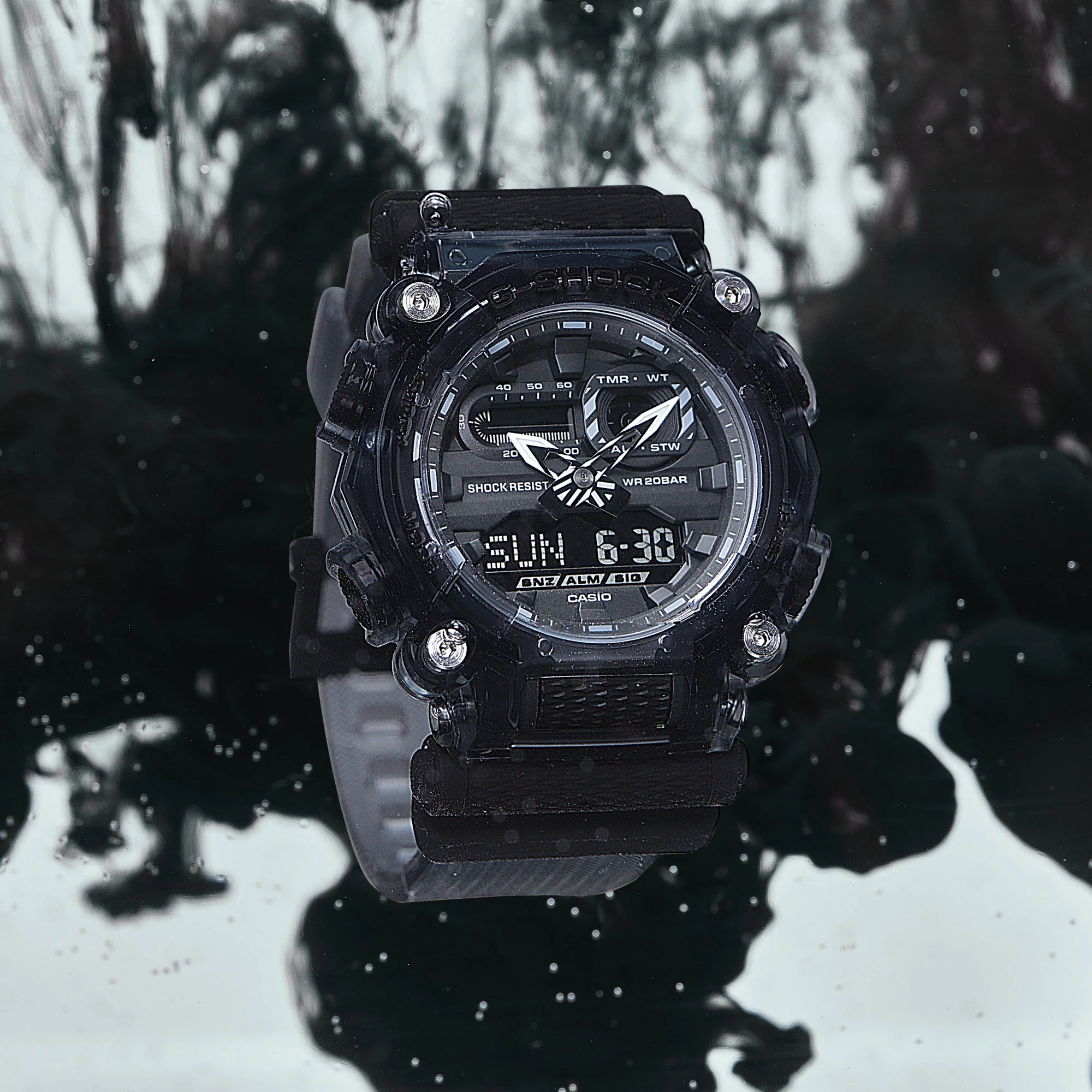 2690-g-shock-ga900-transparent-gray-2.webp G-Shock GA900 Transparent Gray