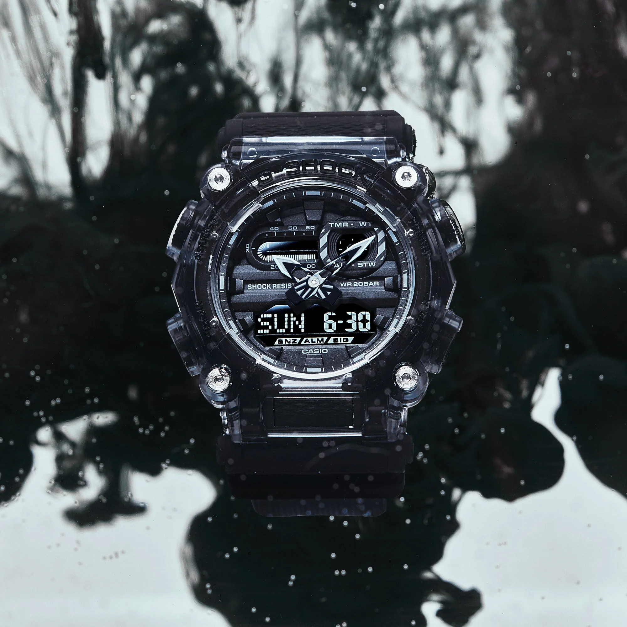 2690-g-shock-ga900-transparent-gray-3.webp G-Shock GA900 Transparent Gray