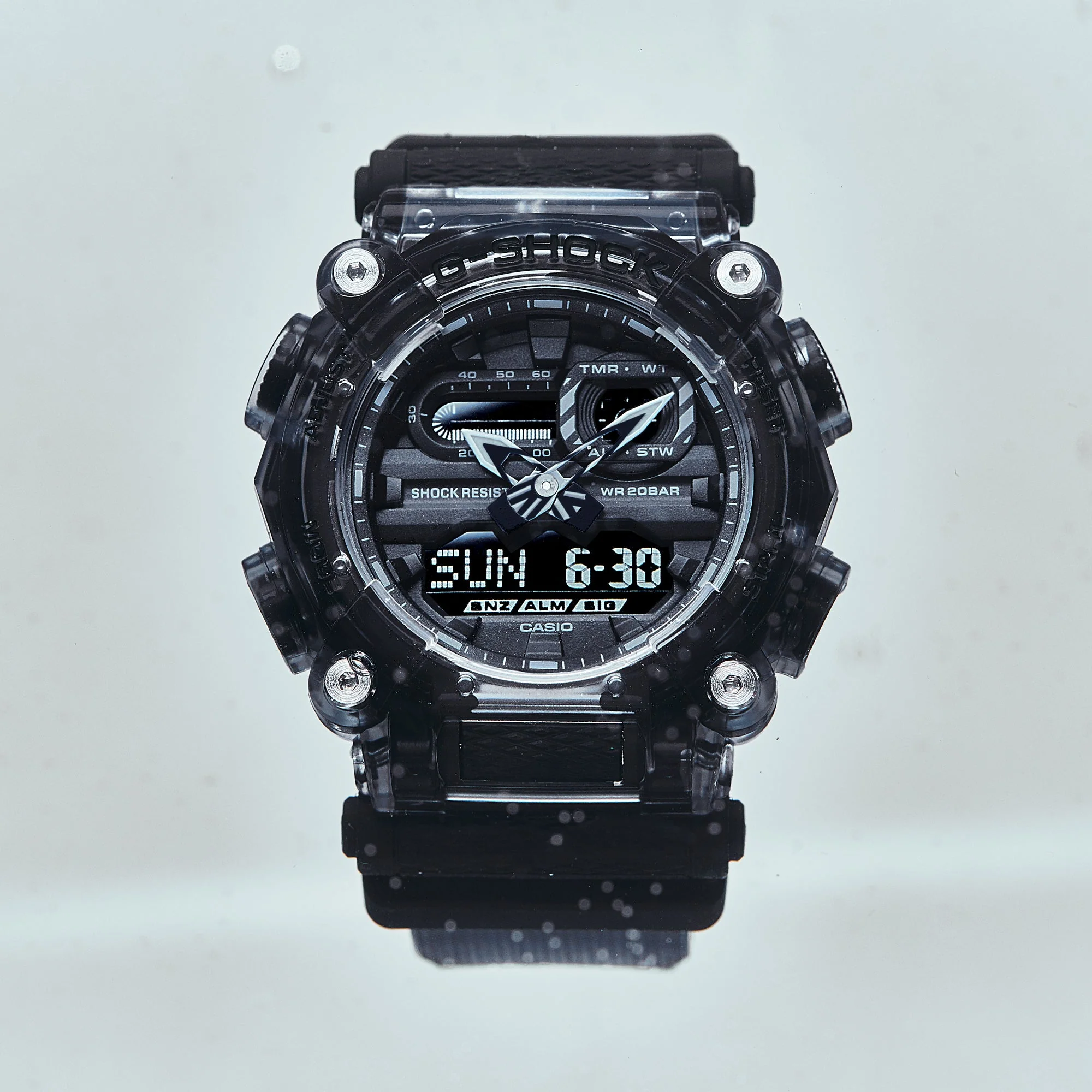 2690-g-shock-ga900-transparent-gray-4.webp G-Shock GA900 Transparent Gray