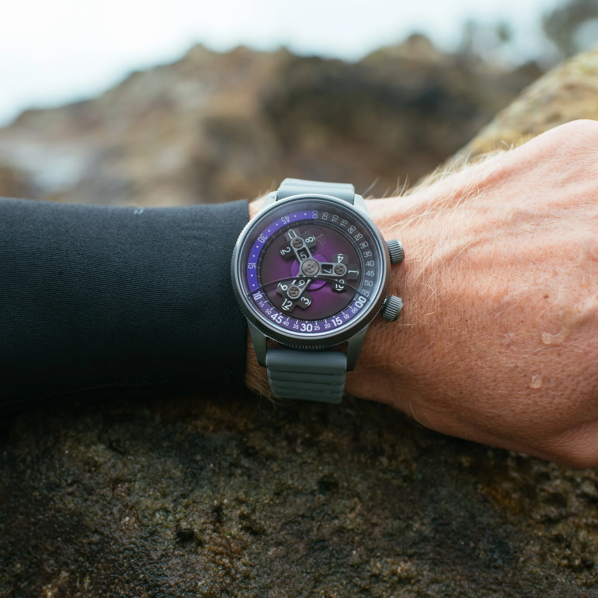 2748-xeric-vendetta-ii-automatic-wandering-hour-gunmetal-purple-14.webp Xeric Vendetta II Automatic Wandering Hour Gunmetal Purple