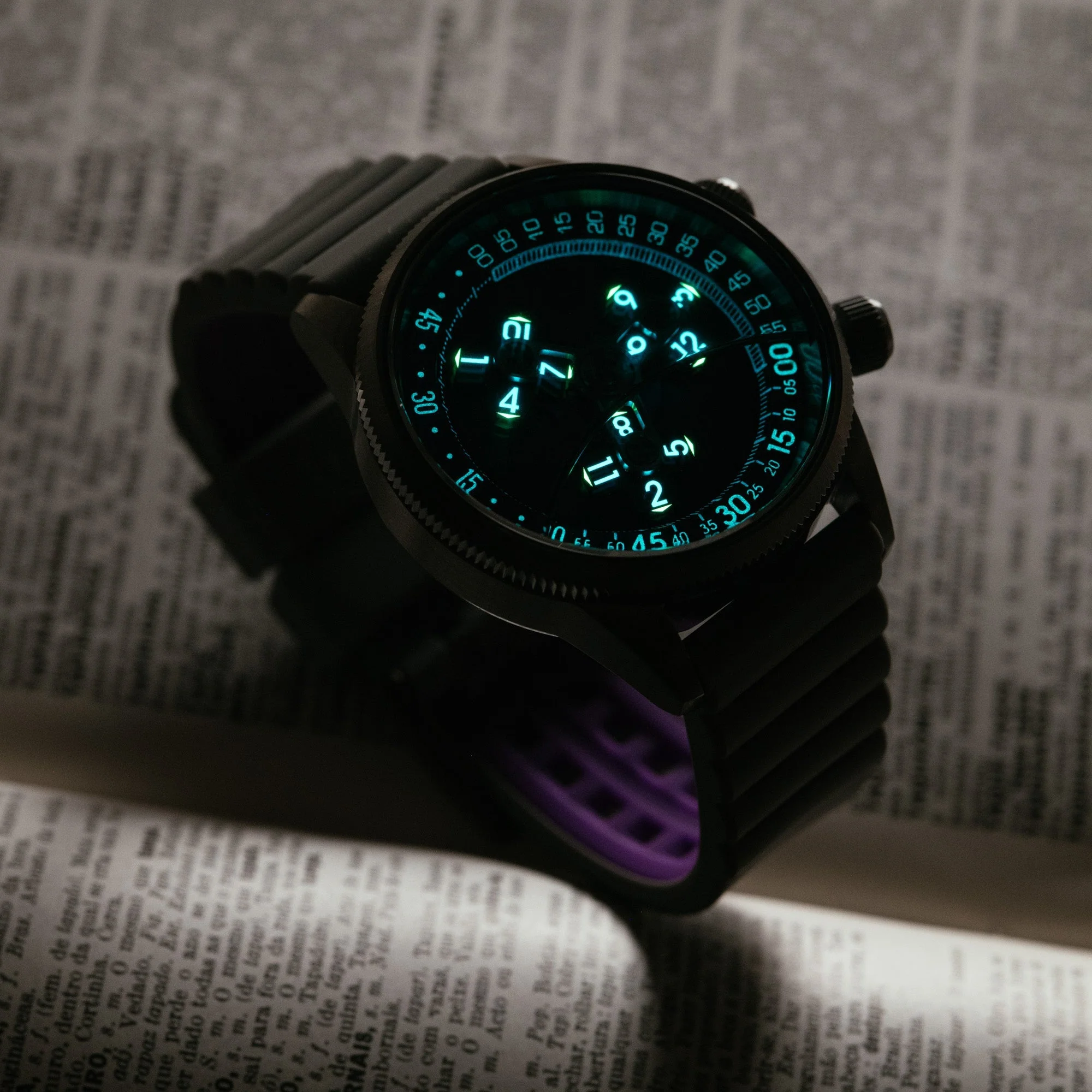 2748-xeric-vendetta-ii-automatic-wandering-hour-gunmetal-purple-3.webp Xeric Vendetta II Automatic Wandering Hour Gunmetal Purple