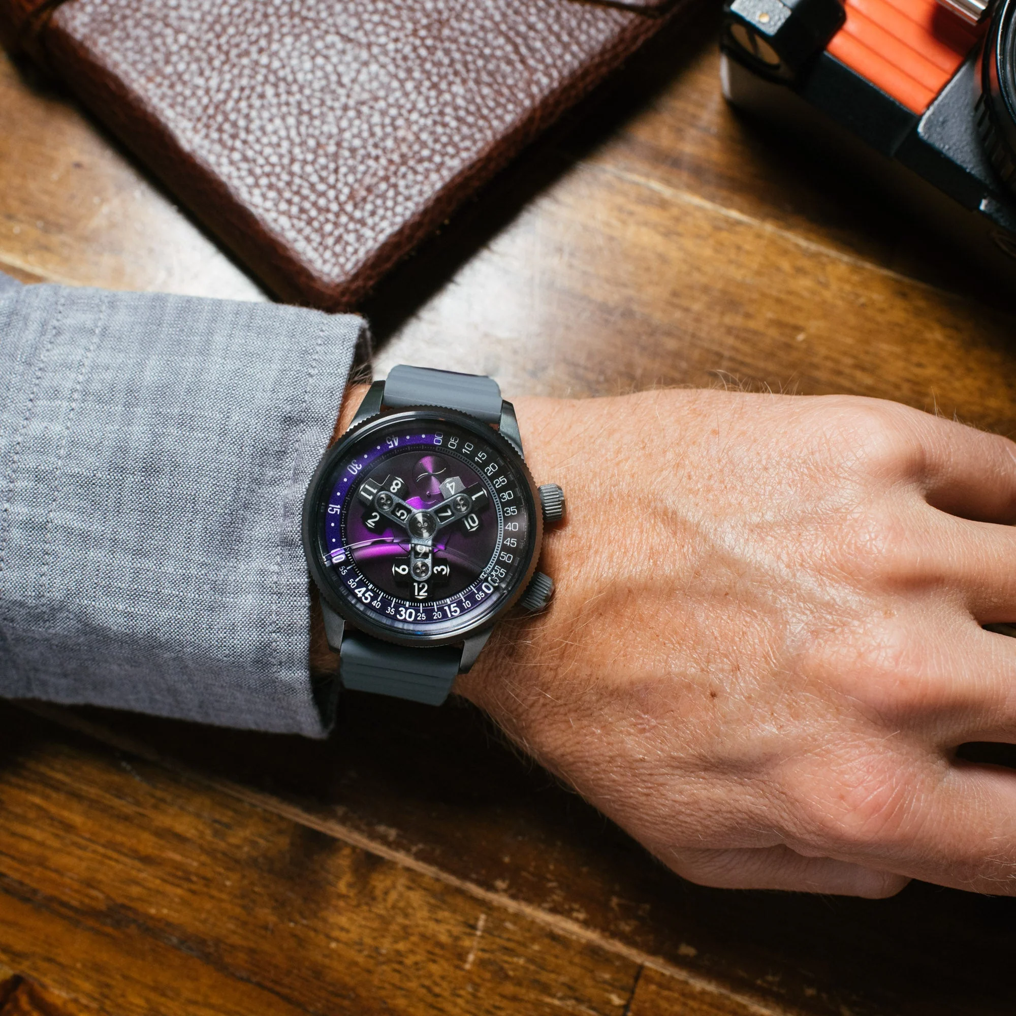 2748-xeric-vendetta-ii-automatic-wandering-hour-gunmetal-purple-5.webp Xeric Vendetta II Automatic Wandering Hour Gunmetal Purple