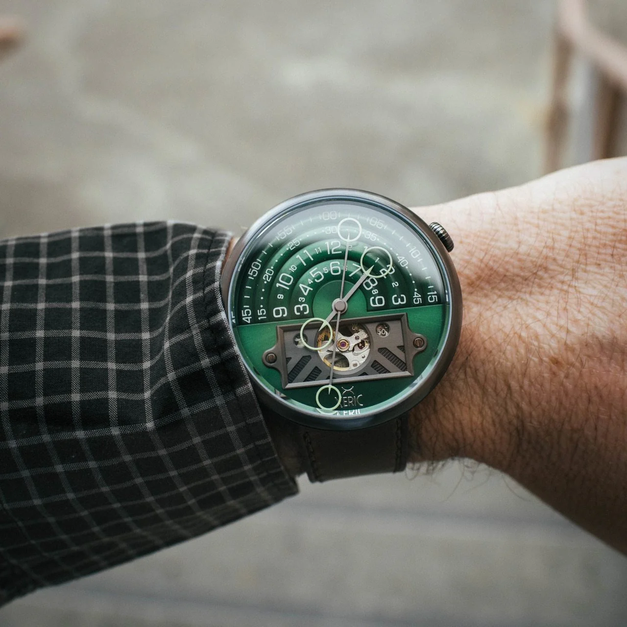 2749-xeric-halograph-ii-automatic-green-brown-limited-edition-3.webp Xeric Halograph II Automatic Green Brown Limited Edition
