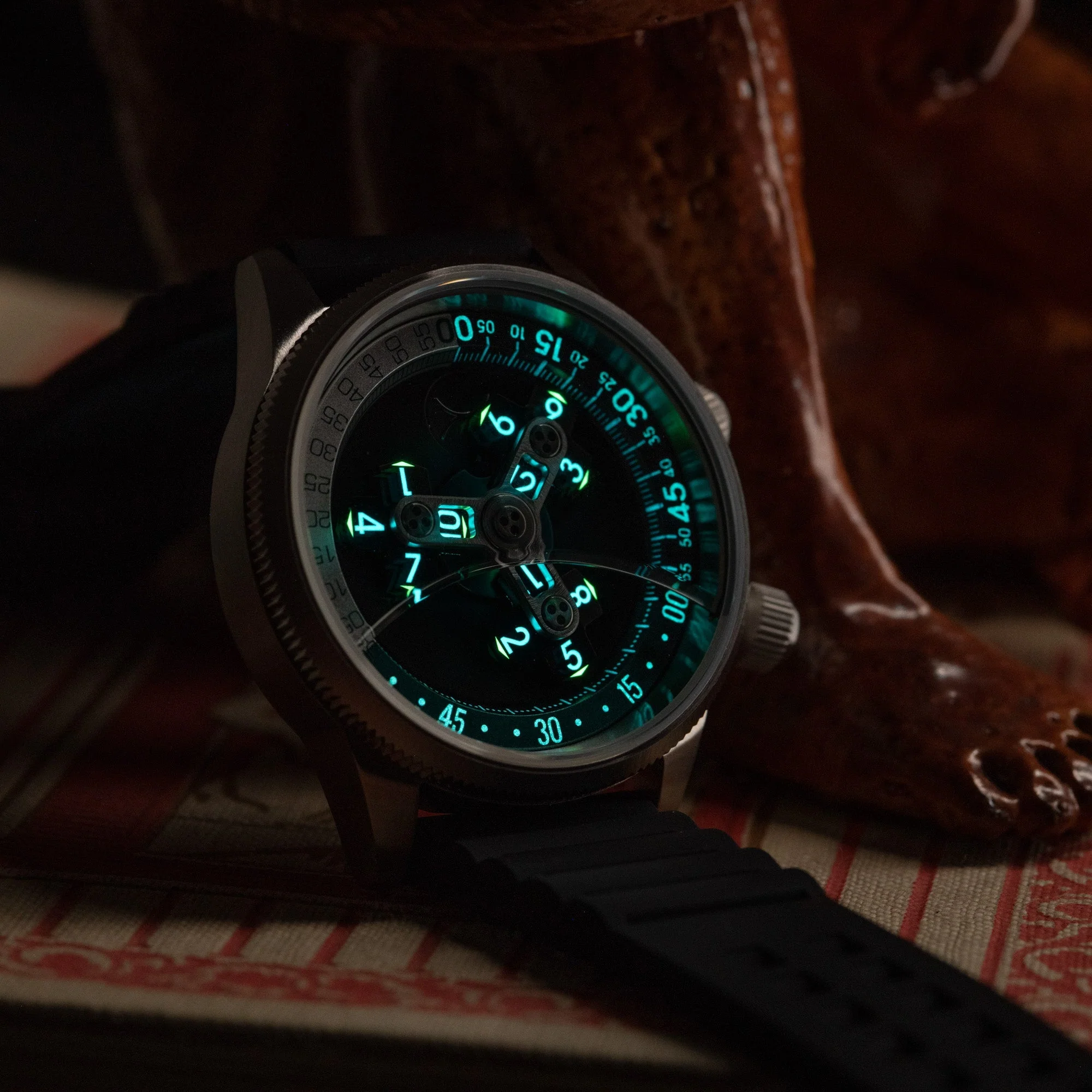 2804-xeric-vendetta-ii-automatic-wandering-hour-ocean-black-3.webp Xeric Vendetta II Automatic Wandering Hour Ocean Black