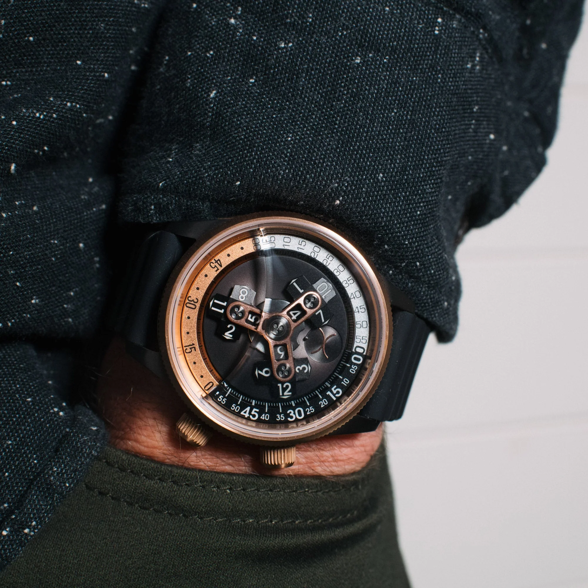 2805-xeric-vendetta-ii-automatic-wandering-hour-gunmetal-rose-gold-6.webp Xeric Vendetta II Automatic Wandering Hour Gunmetal Rose Gold