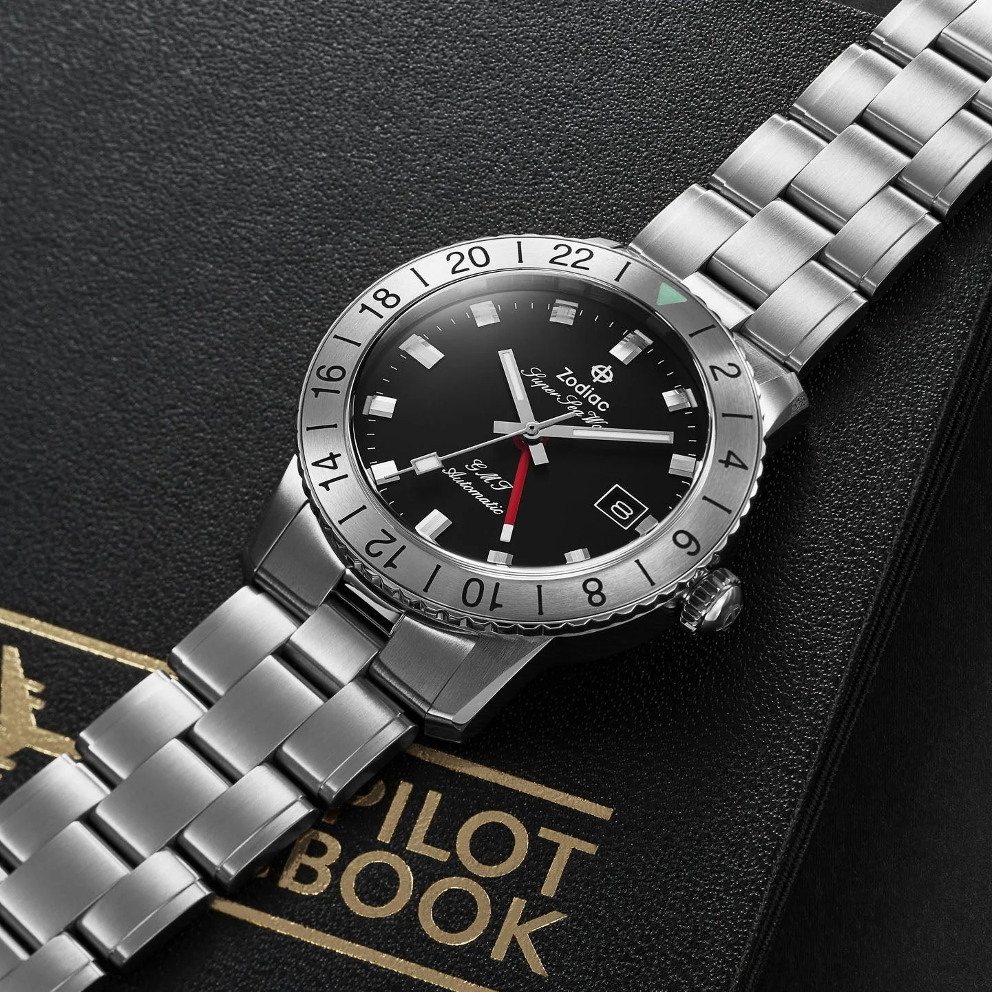 3015-zodiac-zo9405-super-sea-wolf-gmt-automatic-silver-black-3.webp Zodiac ZO9405 Super Sea Wolf GMT Automatic Silver Black