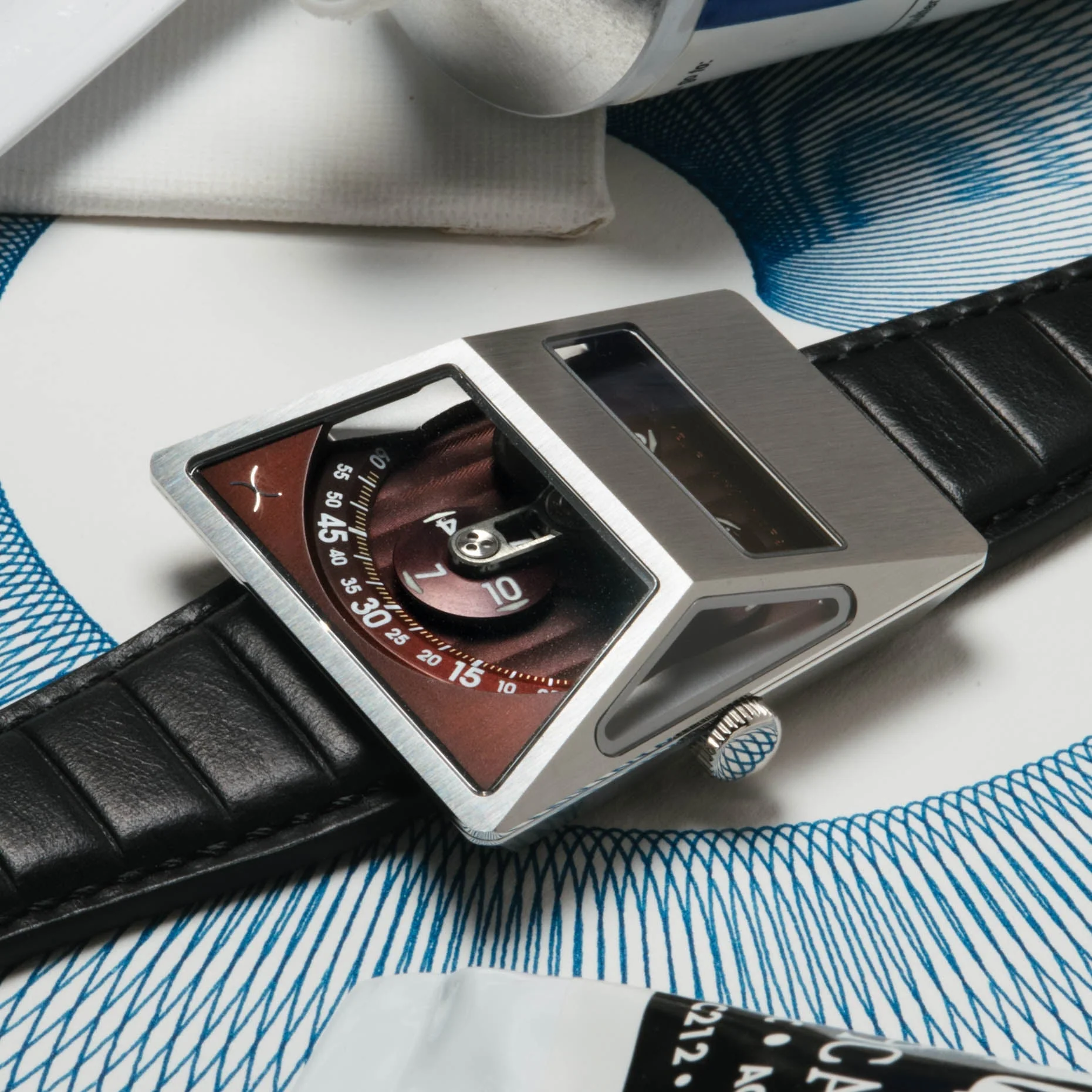 34-xeric-vendetta-x-wandering-hour-automatic-black-oxblood-3.webp Xeric Vendetta X Wandering Hour Automatic Black Oxblood