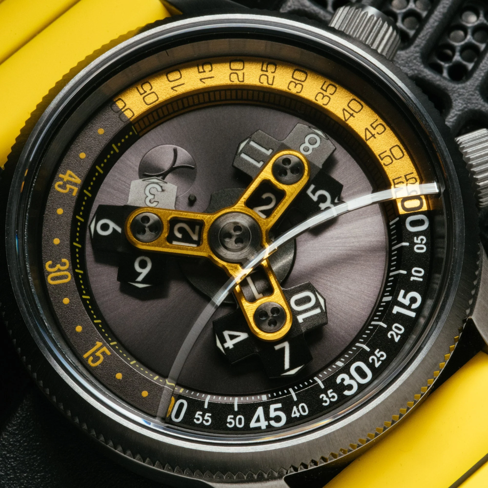 41-xeric-vendetta-ii-automatic-wandering-hour-gunmetal-yellow-11.webp Xeric Vendetta II Automatic Wandering Hour Gunmetal Yellow