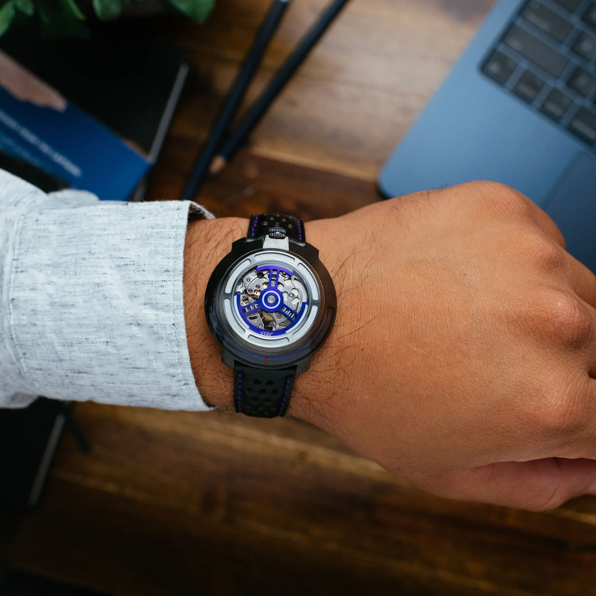 464-xeric-invertor-ii-automatic-gunmetal-purple-4.webp Xeric Invertor II Automatic Gunmetal Purple