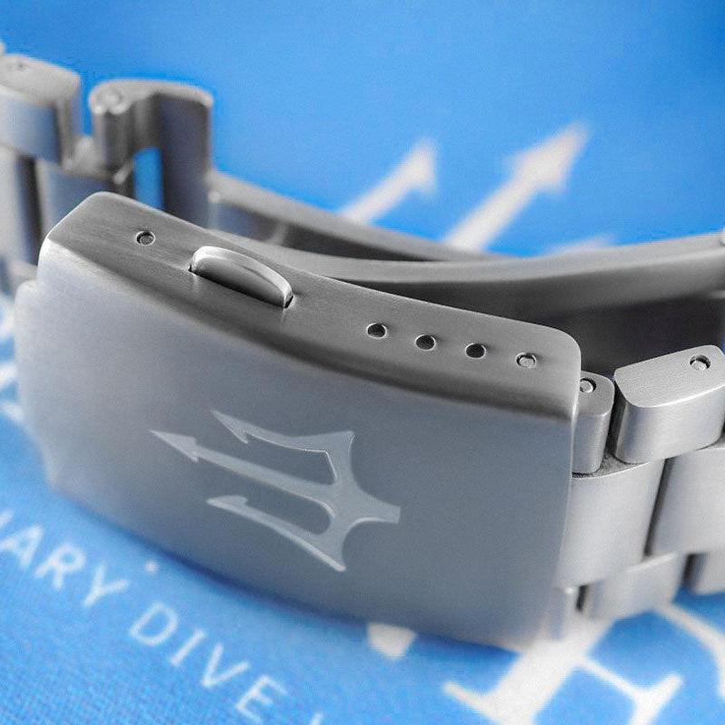 469-oceaneva-titanium-deep-marine-explorer-ii-automatic-mother-of-pearl-limited-edition-18.jpg Oceaneva Titanium Deep Marine Explorer II Automatic Mother of Pearl Limited Edition