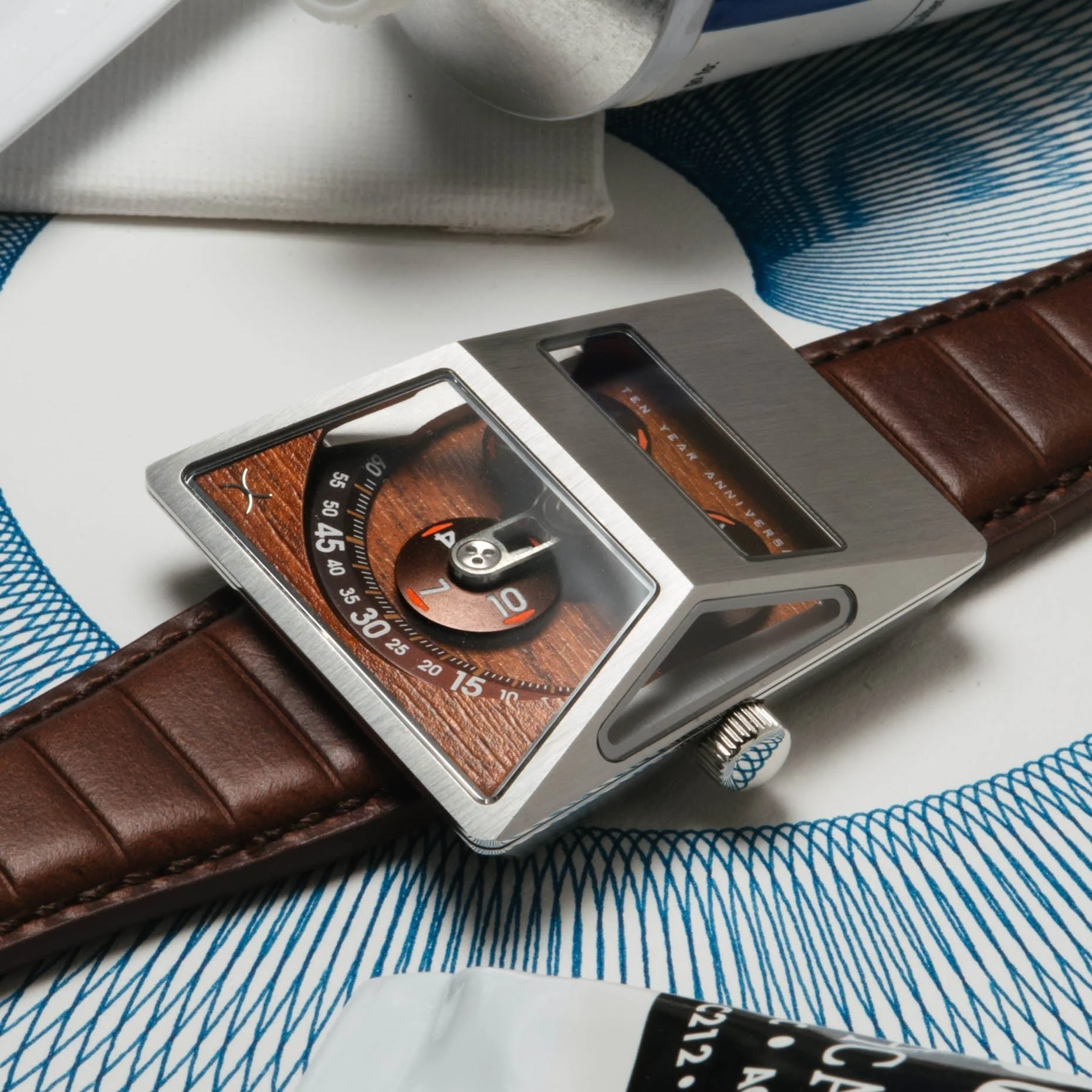 50-xeric-vendetta-x-wandering-hour-automatic-brown-rosewood-3.webp Xeric Vendetta X Wandering Hour Automatic Brown Rosewood