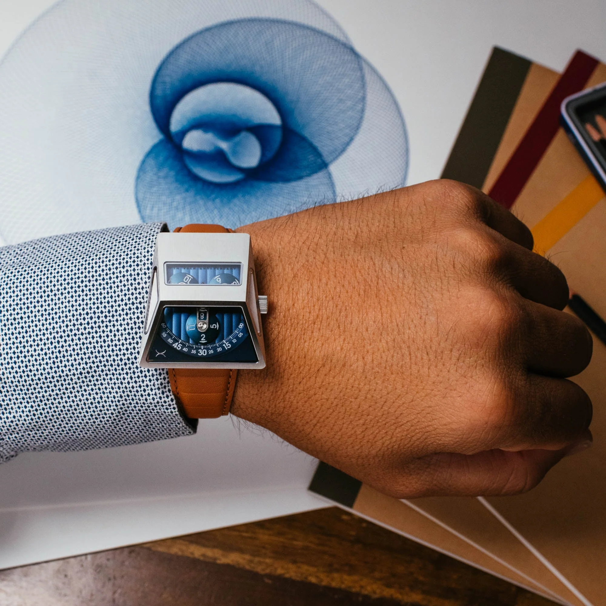 57-xeric-vendetta-x-wandering-hour-automatic-tan-blue-4.webp Xeric Vendetta X Wandering Hour Automatic Tan Blue