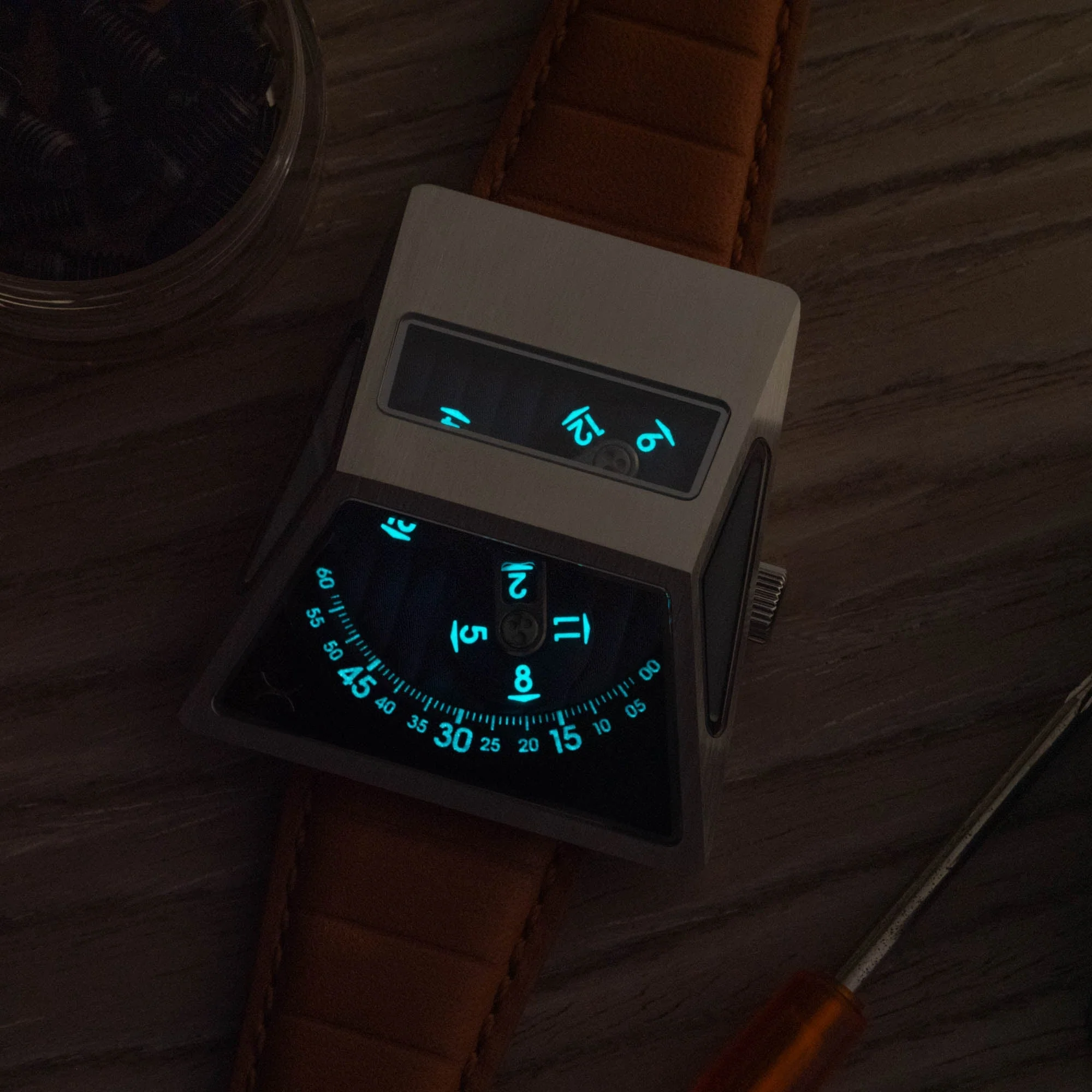 57-xeric-vendetta-x-wandering-hour-automatic-tan-blue-6.webp Xeric Vendetta X Wandering Hour Automatic Tan Blue
