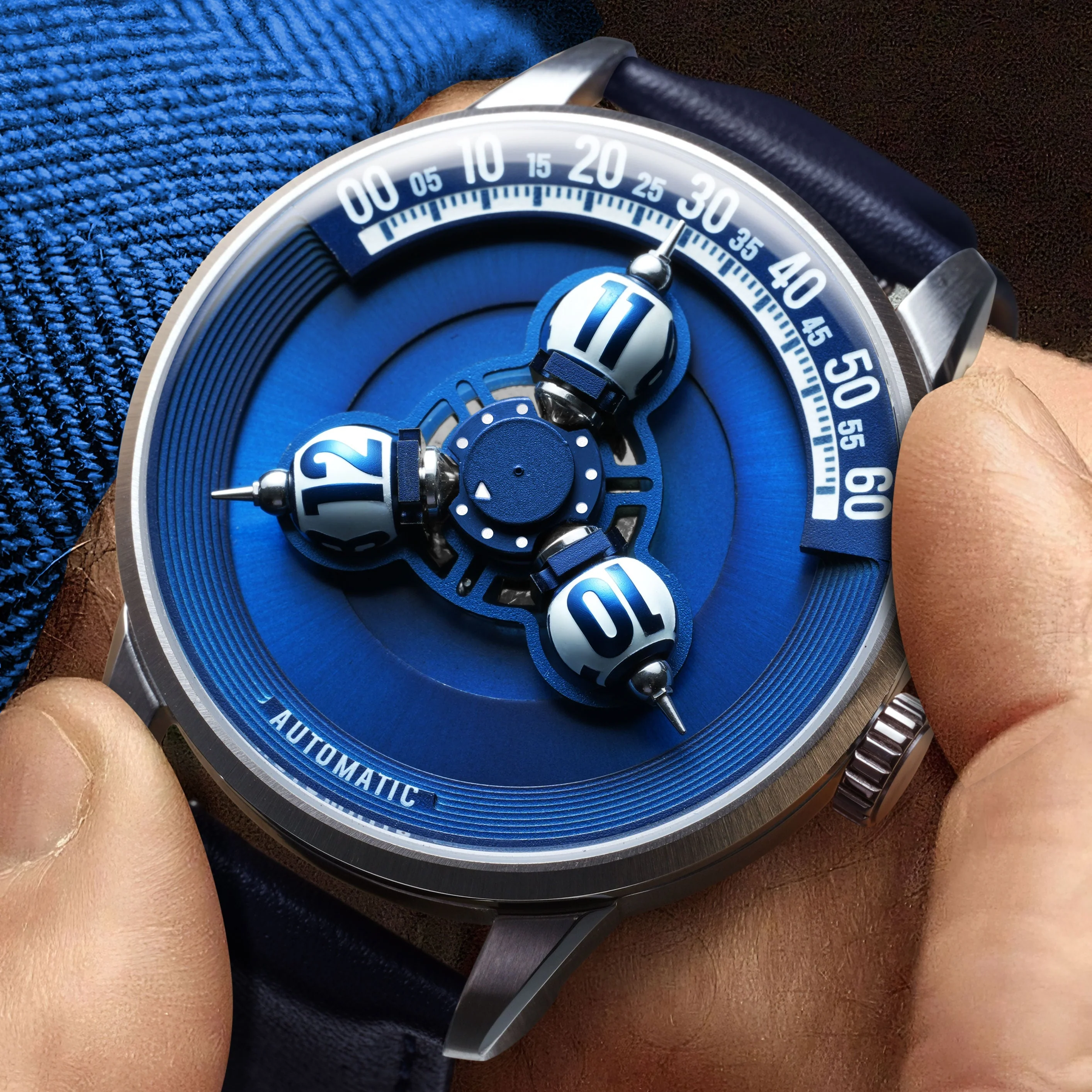 70-vortichron-timeorb-3d-wandering-hour-blue-limited-edition-6.webp Vortichron TimeOrb 3D Wandering Hour Blue Limited Edition