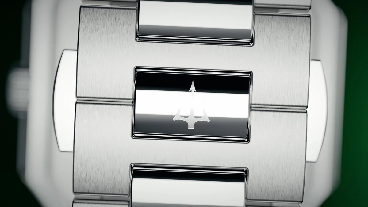 Oceaneva Tenuis Ultra‑Thin Swiss Automatic Silver