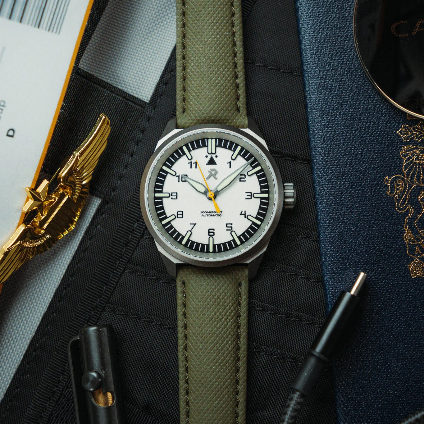850-rze-resolute-automatic-titanium-type-a-polaris-white-2.webp RZE Resolute Automatic Titanium Type A Polaris White