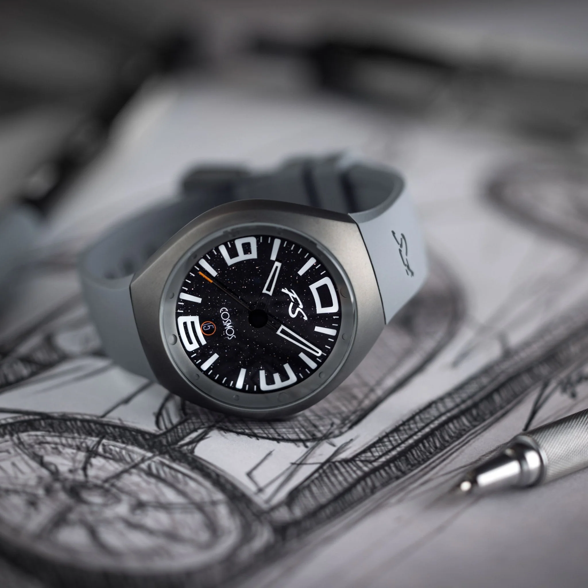 Szanto Icon Frank Stephenson Cosmos Gray 9002