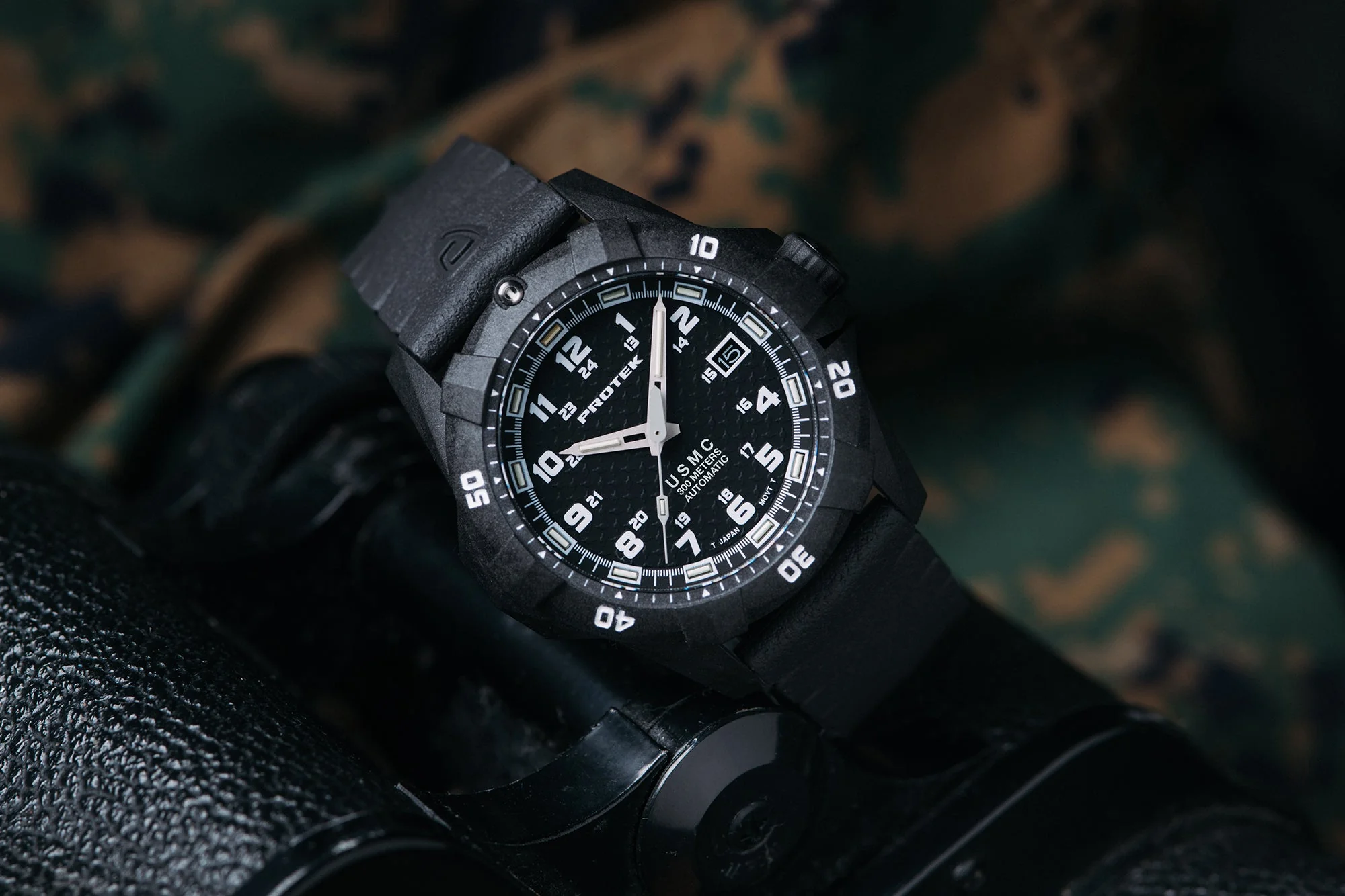 981-protek-carbon-usmc-dive-1211-automatic-black-7.webp ProTek Carbon USMC Dive 1211 Automatic Black